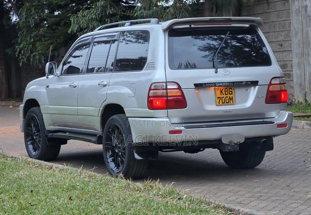 Toyota Land Cruiser 2002 Silver