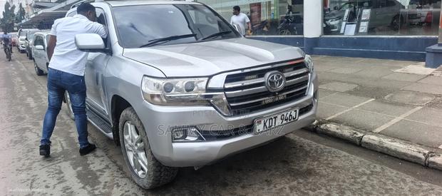 Toyota Land Cruiser 2010 Silver