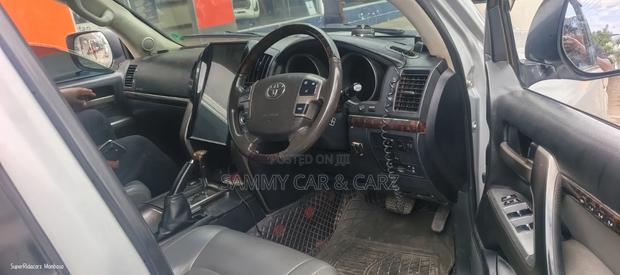 Toyota Land Cruiser 2010 Silver