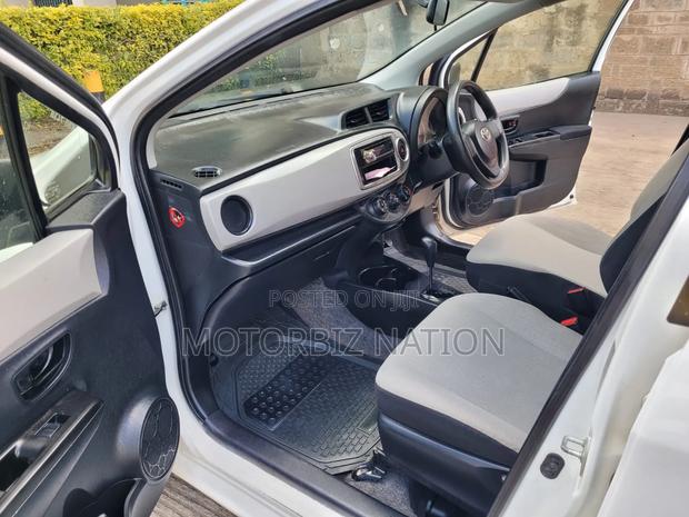 Toyota Vitz 1.0 FWD 5dr 2014 White