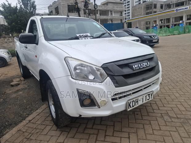 Isuzu D-MAX 2022 White