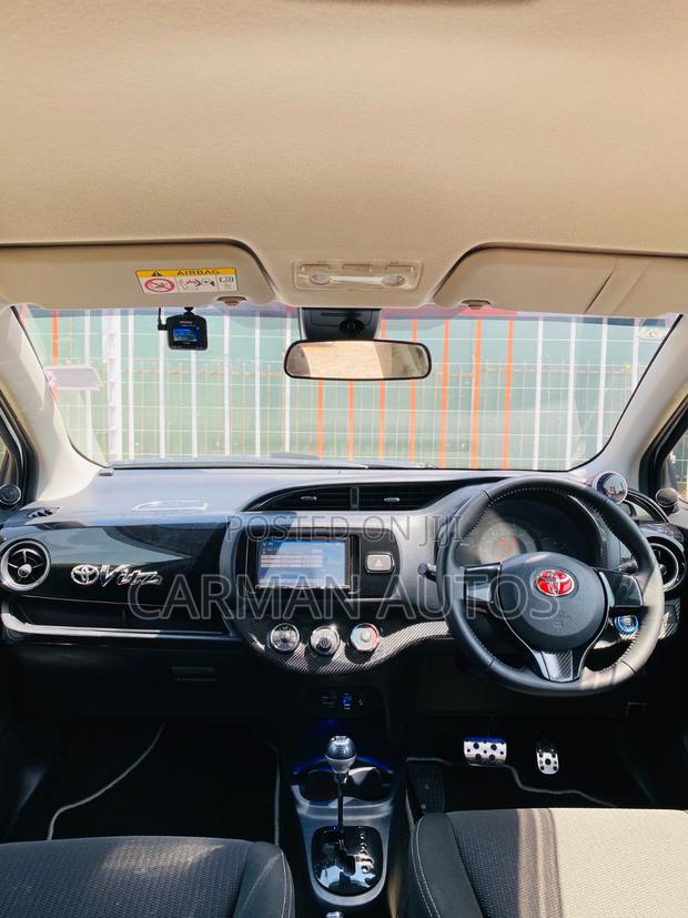 Toyota Vitz 1.0 FWD 5dr 2018 Silver