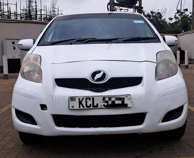 Toyota Vitz 2010 White
