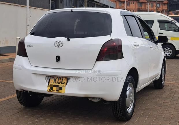 Toyota Vitz 2010 White