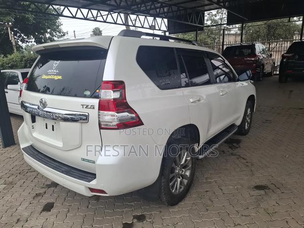 Toyota Land Cruiser Prado 2016 White
