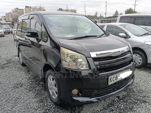 Toyota Noah 2010 Black
