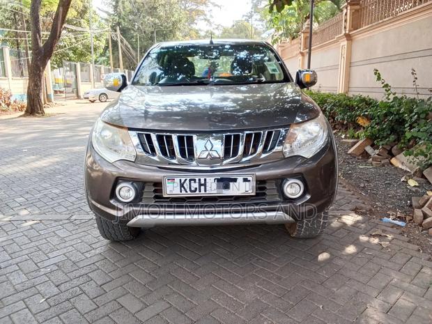 Mitsubishi L200 2016 Gray