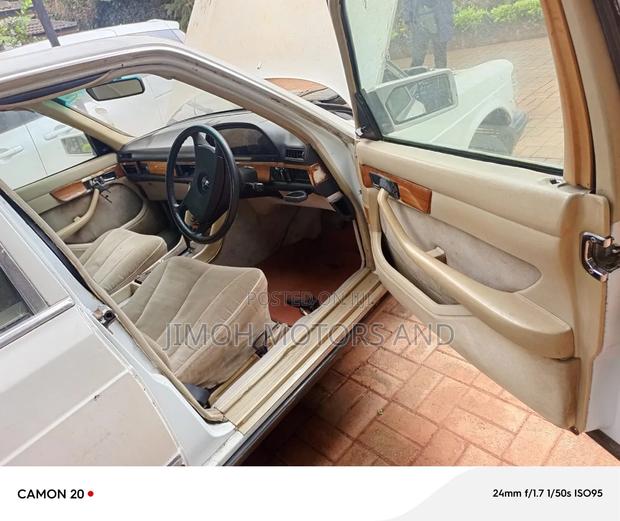 Mercedes-Benz 280E 1990 White