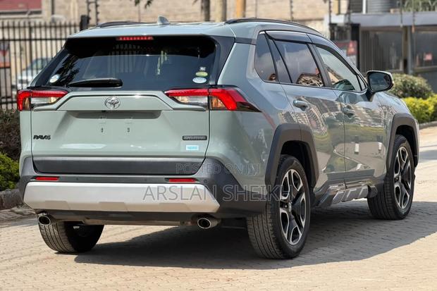Toyota RAV4 2019 Green
