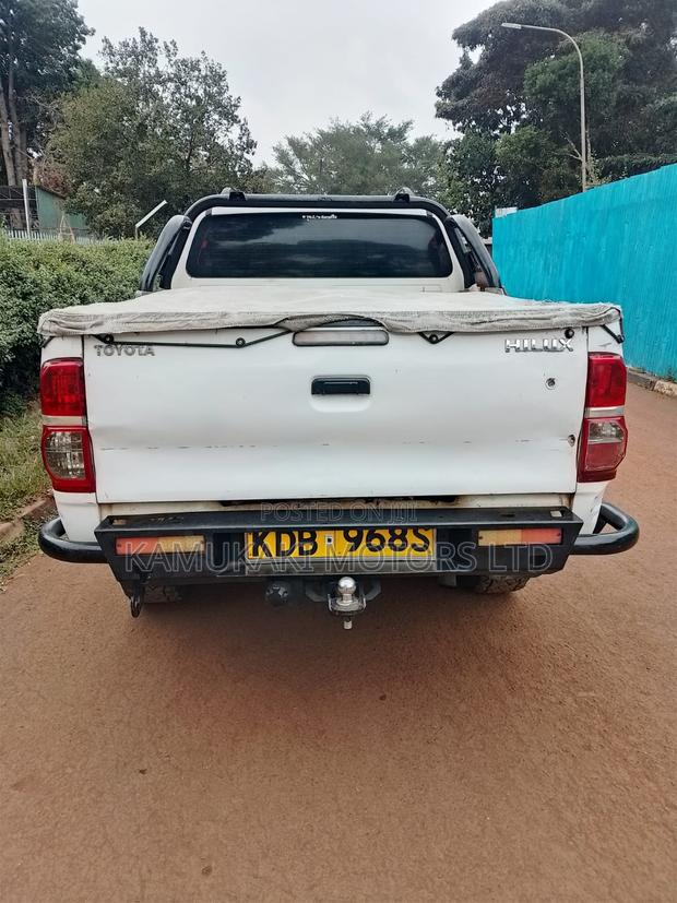 Toyota Hilux 3.0 D-4D 4x4 2013 White