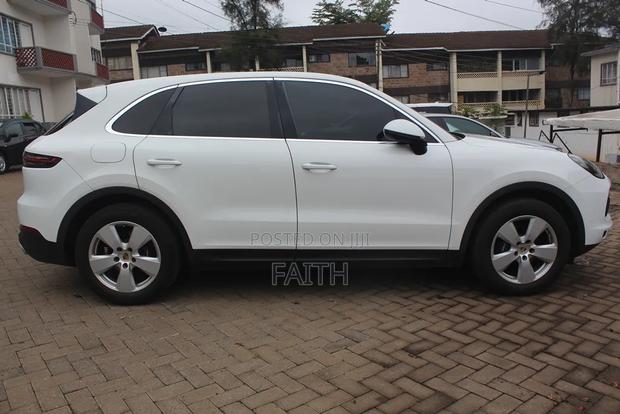Porsche Cayenne 2019 White