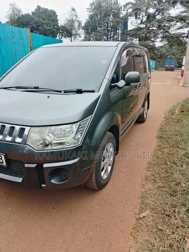 Mitsubishi Delica 2015 Gray