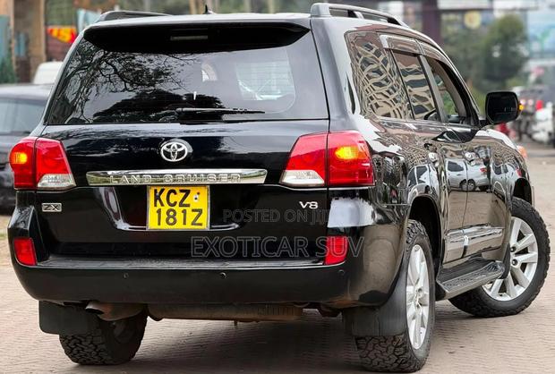 Toyota Land Cruiser 2012 Matt Black