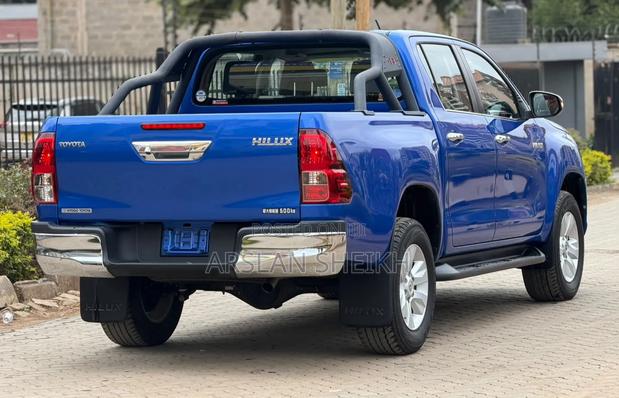 Toyota Hilux 2019 Blue