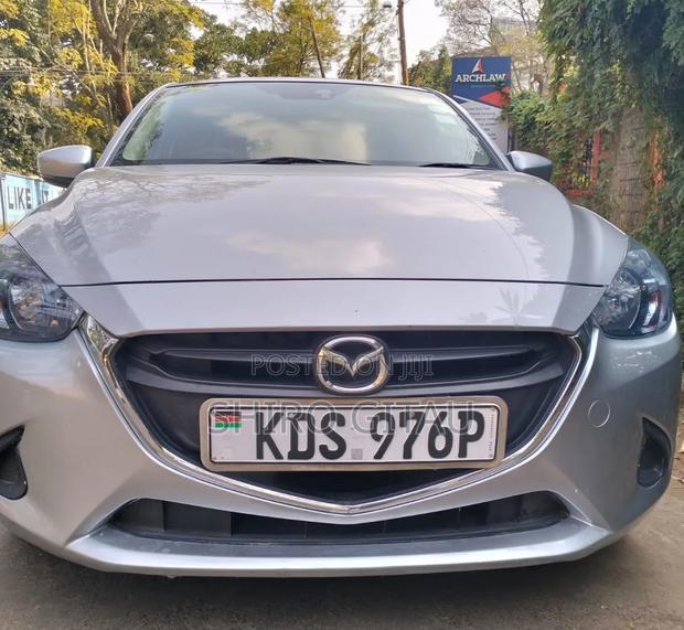 Mazda Demio 2017 Silver