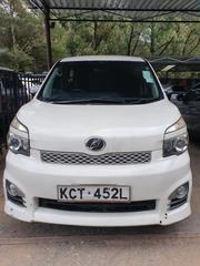 Toyota Voxy 2012 White for sale