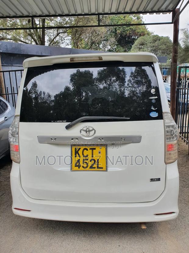 Toyota Voxy 2012 White