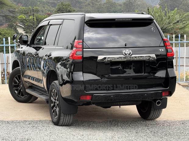 Toyota Land Cruiser Prado 2.8 2021 Black