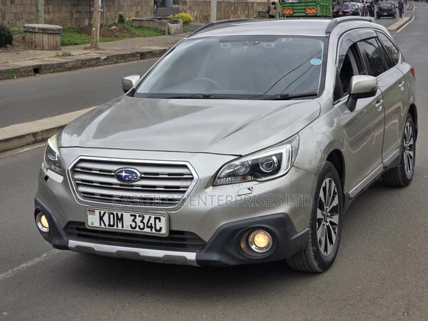 Subaru Outback 2017 Gold