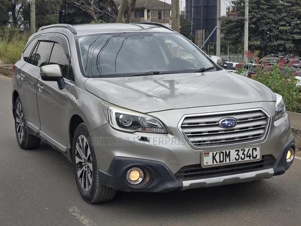 Subaru Outback 2017 Gold