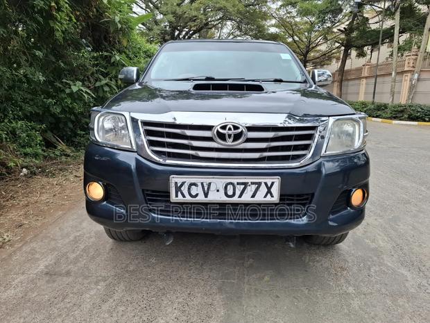 Toyota Hilux 3.0 D-4D 4x4 2013 Gray