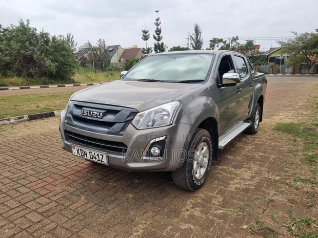 Isuzu D-MAX 2023 Gray