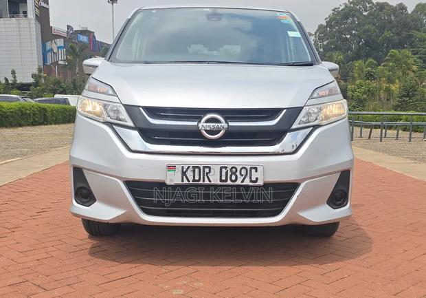 Nissan Serena 2017 Silver