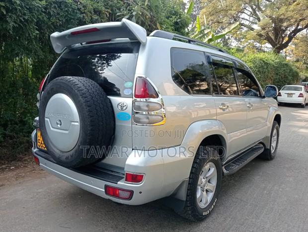 Toyota Land Cruiser 2006 Silver
