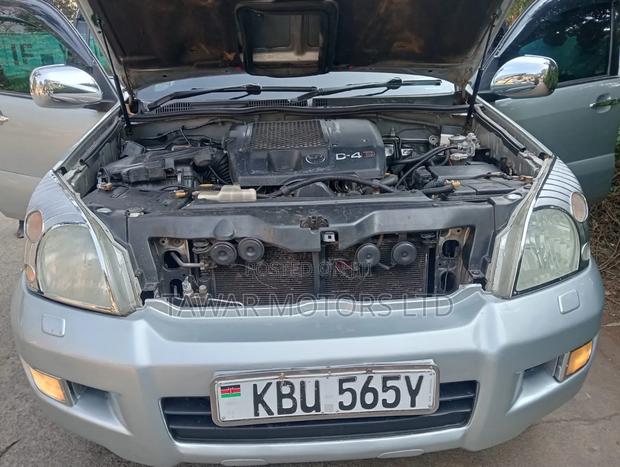 Toyota Land Cruiser 2006 Silver