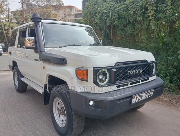Toyota Land Cruiser 2008 White