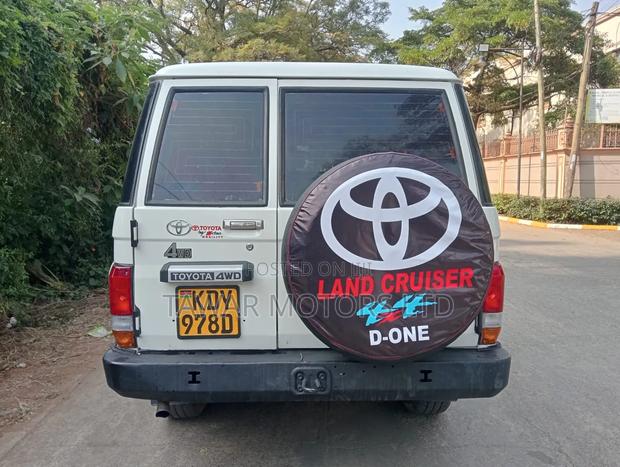 Toyota Land Cruiser 2008 White