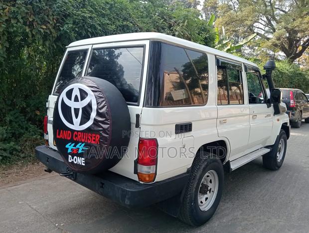 Toyota Land Cruiser 2008 White