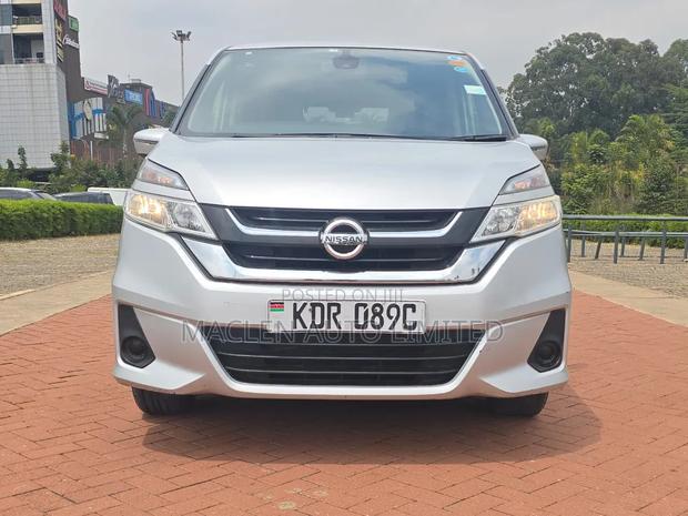 Nissan Serena 2017 Silver