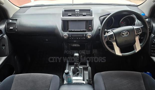 Toyota Land Cruiser Prado 2016 White