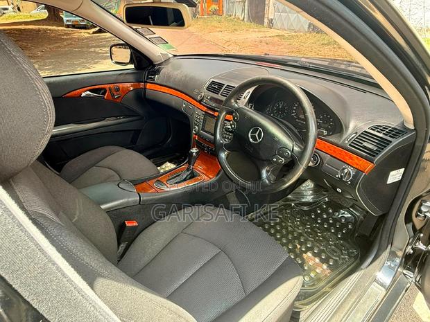 Mercedes-Benz E250 2008 Black