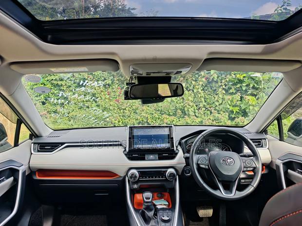 Toyota RAV4 2021 Gray