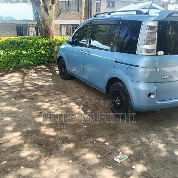 Toyota Sienta 1.5 AWD 2013 Blue