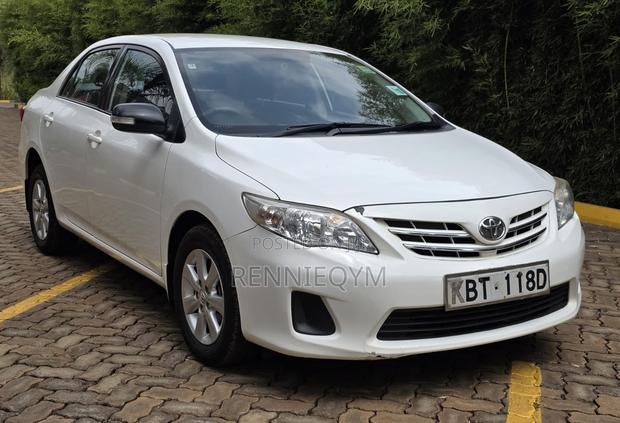 Toyota Corolla 2012 White
