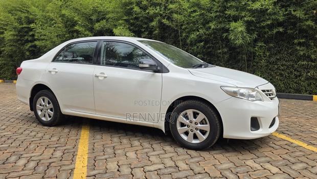 Toyota Corolla 2012 White