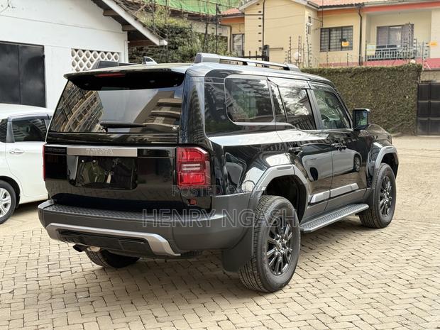 Toyota Land Cruiser Prado 2024 Black