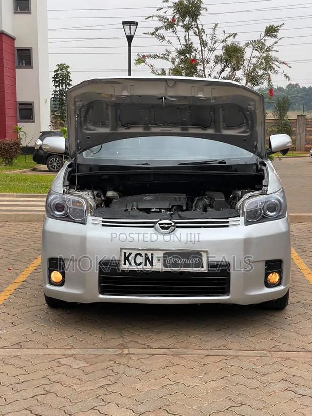 Toyota Corolla Rumion 2010 Silver