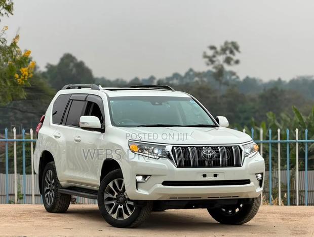 Toyota Land Cruiser Prado 2021 White