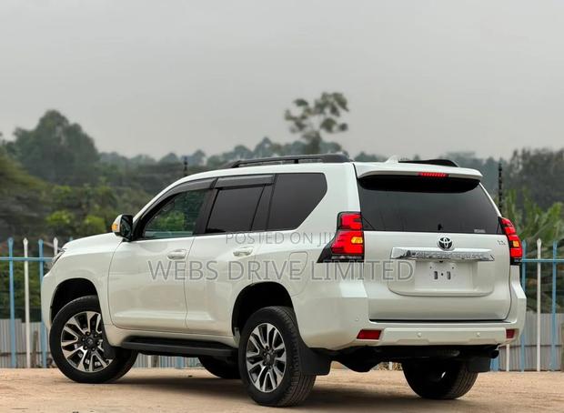Toyota Land Cruiser Prado 2021 White