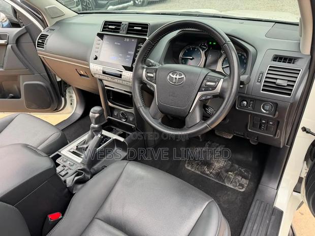 Toyota Land Cruiser Prado 2021 White
