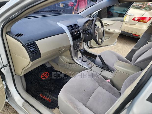 Toyota Axio 2011 Silver