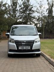 Toyota Noah 2014 White for sale