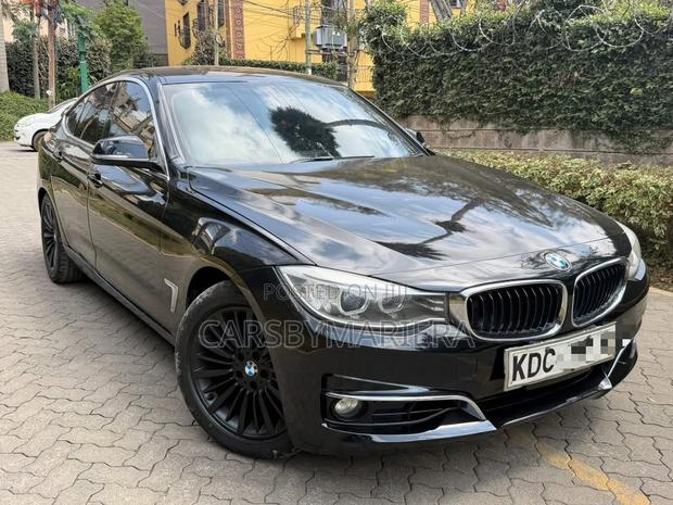 BMW 320i 2013 Black