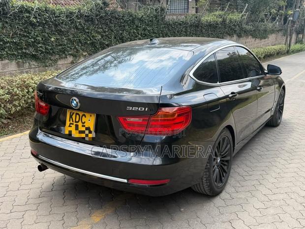 BMW 320i 2013 Black