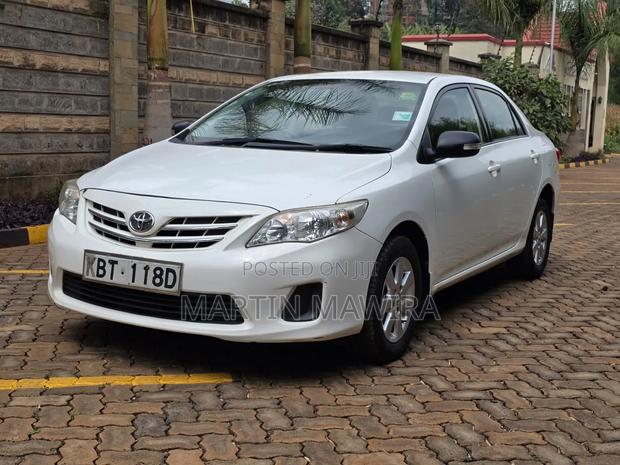 Toyota Corolla 2012 White