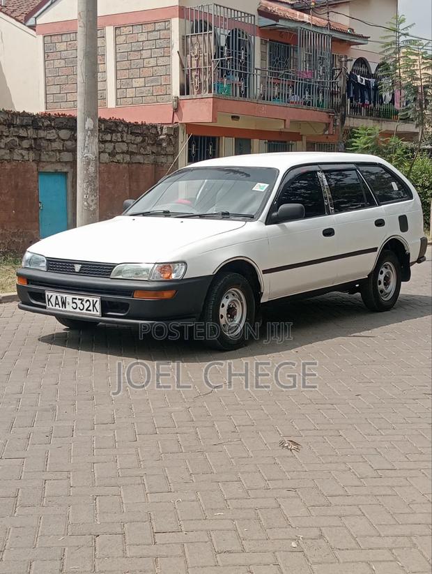 Toyota Corolla 1997 White